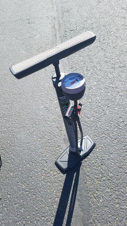 Tire pump