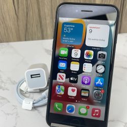 iPhone 8 64gb Unlocked No Issues iOS 16.0 ID: 6515