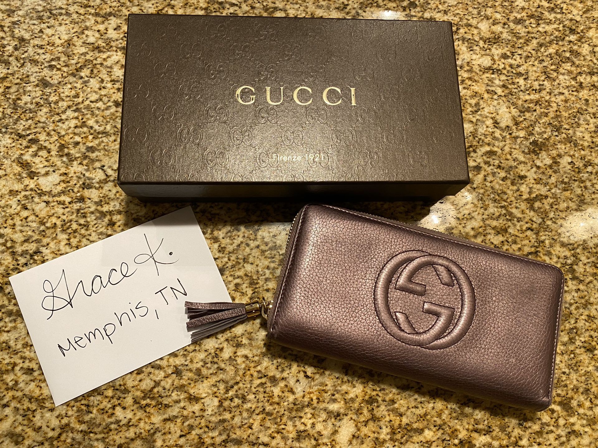 Authentic Gucci GG Logo Soho Lavender Leather Zip Wallet