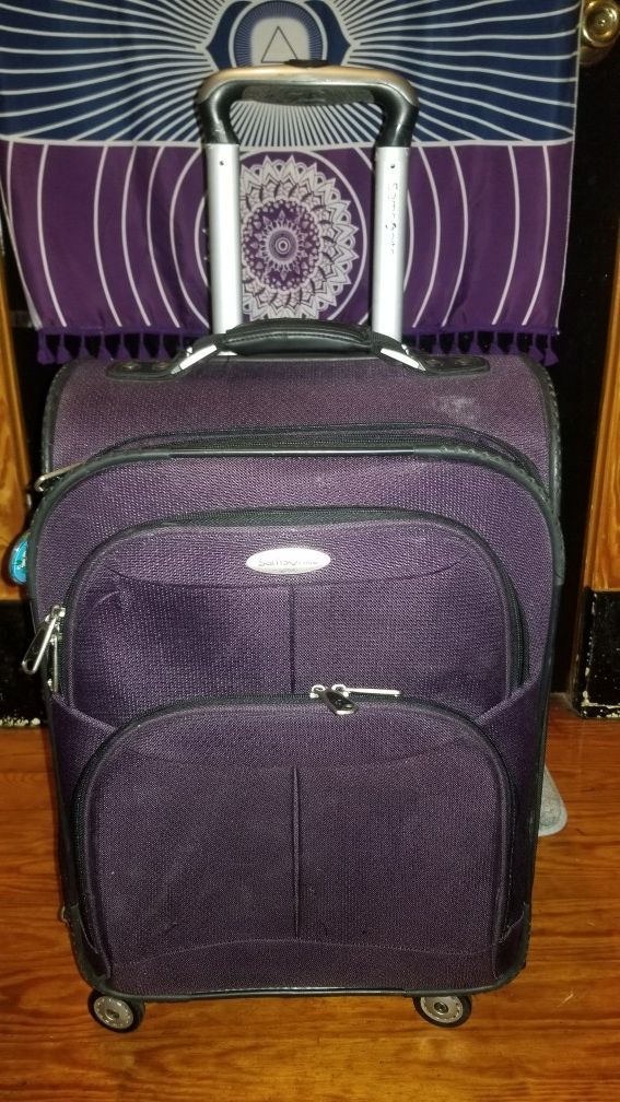 Samsonite Carryon Expandable Suitcase (Purple Plum) 28 inch with spinner wheels