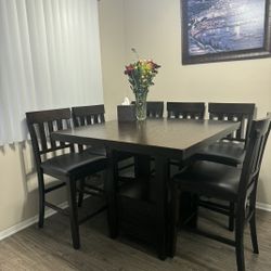 Dining Table and 6 Chairs