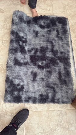  Grey Area Rug With Highlights Brand New