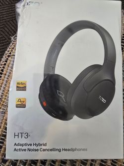 Sleek over-ear headphones in black. Active noise cancelling design. Lightweight and comfortable fit. Modern matte finish with subtle logo.TOZO HT3 Wir