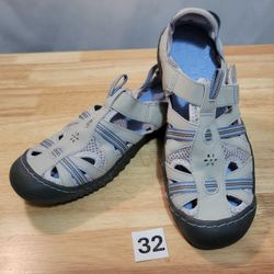Women's Sandal Size 7,5 (32)