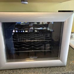 12 Bottle wine fridge