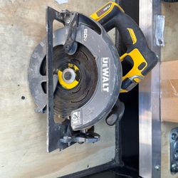 60V Left Handed Skill Saw