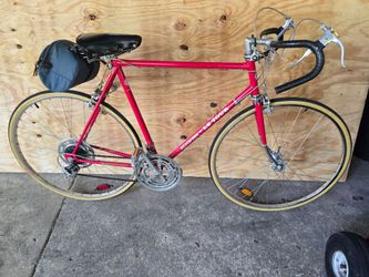 2 bike vitange schiwinn   red very good condition