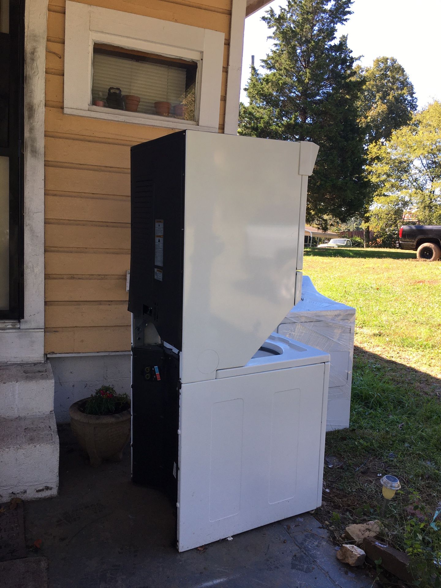 Whirlpool THIN TWIN Stacking Washer / Dryer