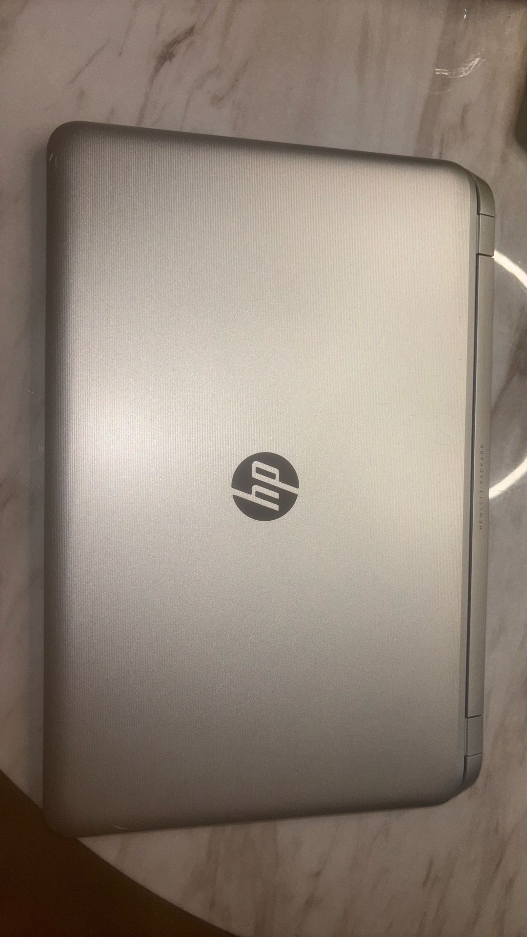 19.5inch Hp Protect Smart AMD A8 300$