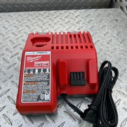 Milwaukee M18/12 Charger Brand New 🚨🚨🚨🚨