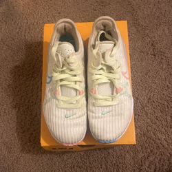 LEBRON WITNESS BASKETBALL SHOES