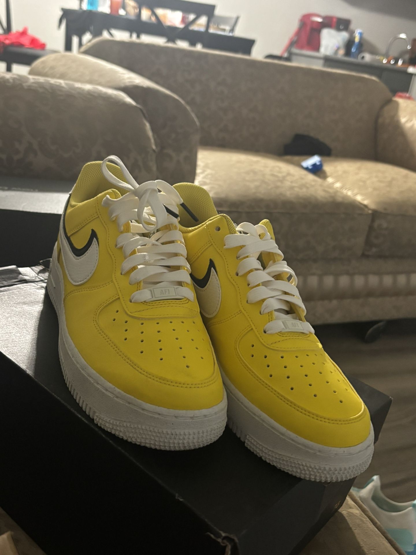 Nike Air Force 1 Low '07 LV8 Tour Yellow Sail