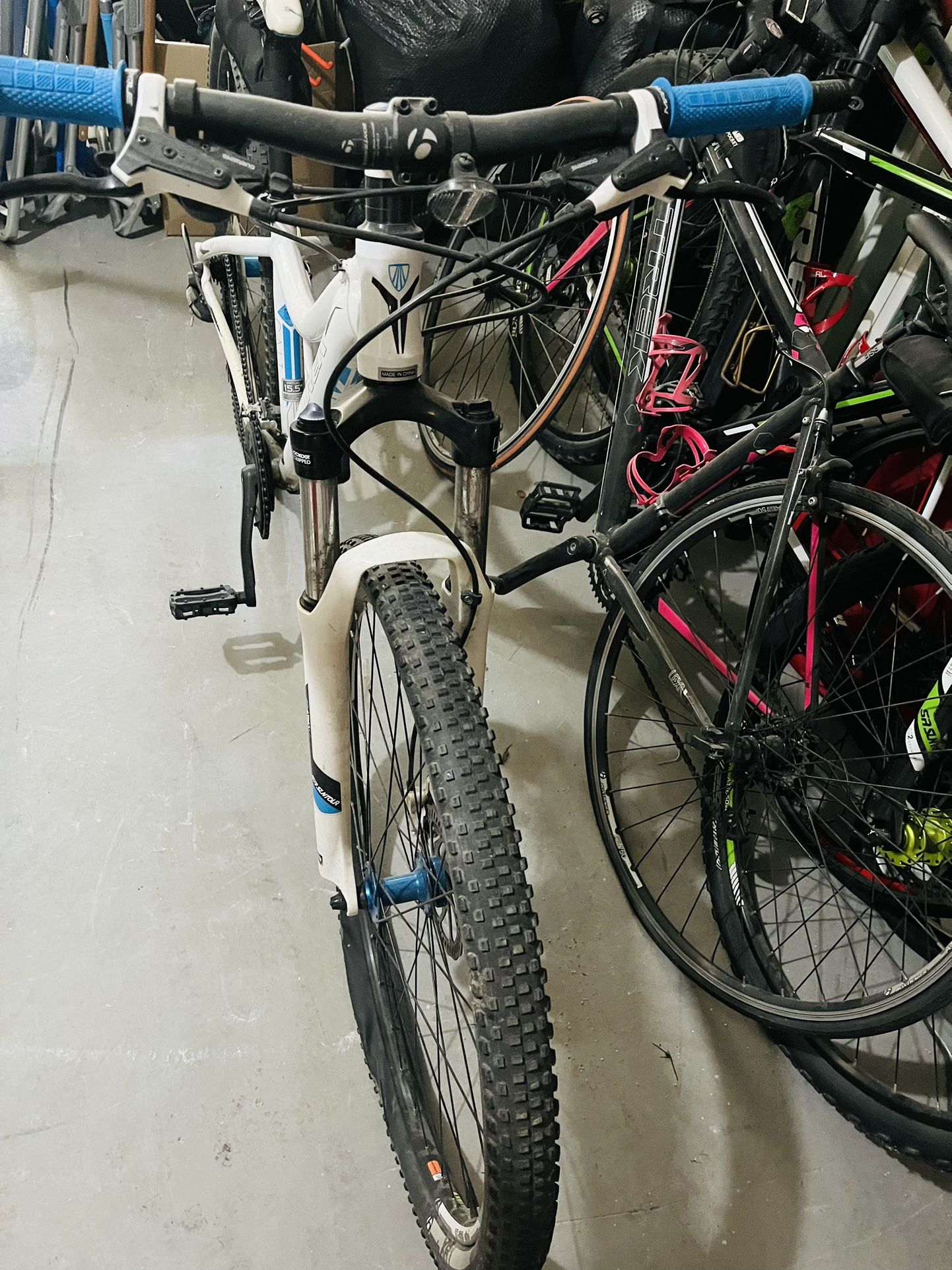 Trek Cali 29” Mountain Bike