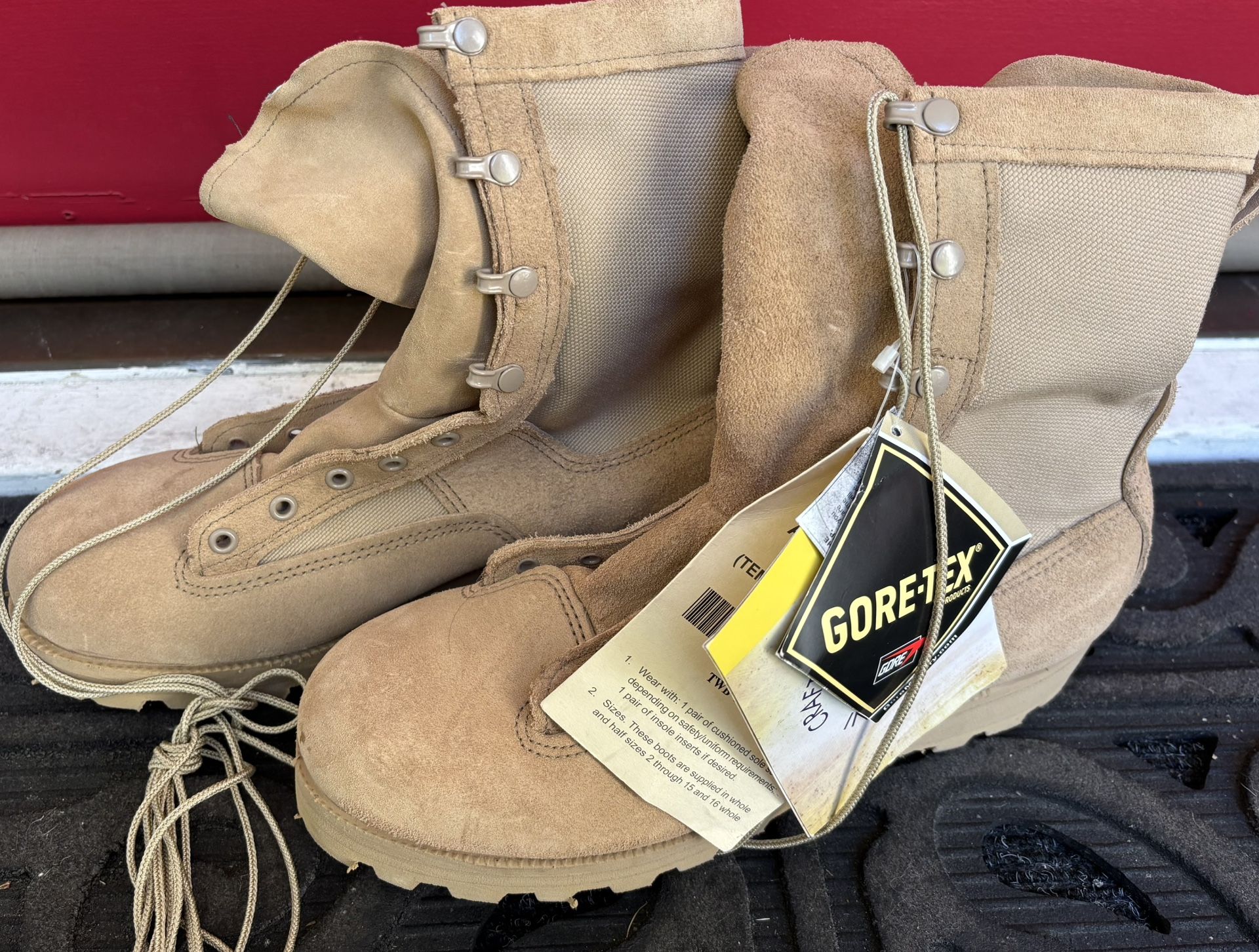Military Surplus Belleville GoreTex Combat Boots, Men’s Size 10.5, New