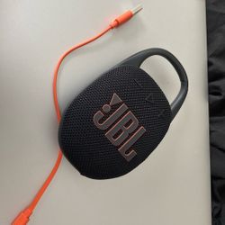 JBL Clip 5 Bluetooth BT Speaker In black