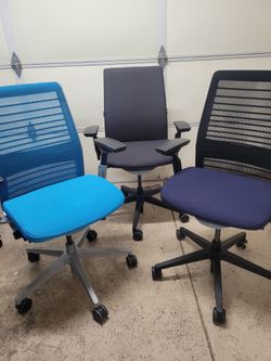 Steelcase Think V2 3D Mesh Ergonomic Computer Desk Office Chair