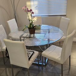 Round dining table with 6 chairs
