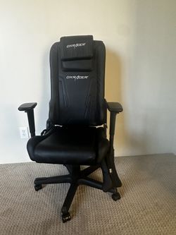 DXRACER Gaming Chair