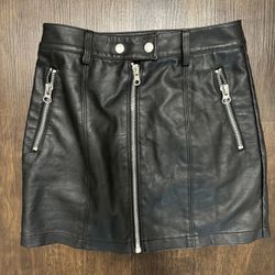Poster Girl Black Faux Leather Mini Skirt – XS – Zip Front