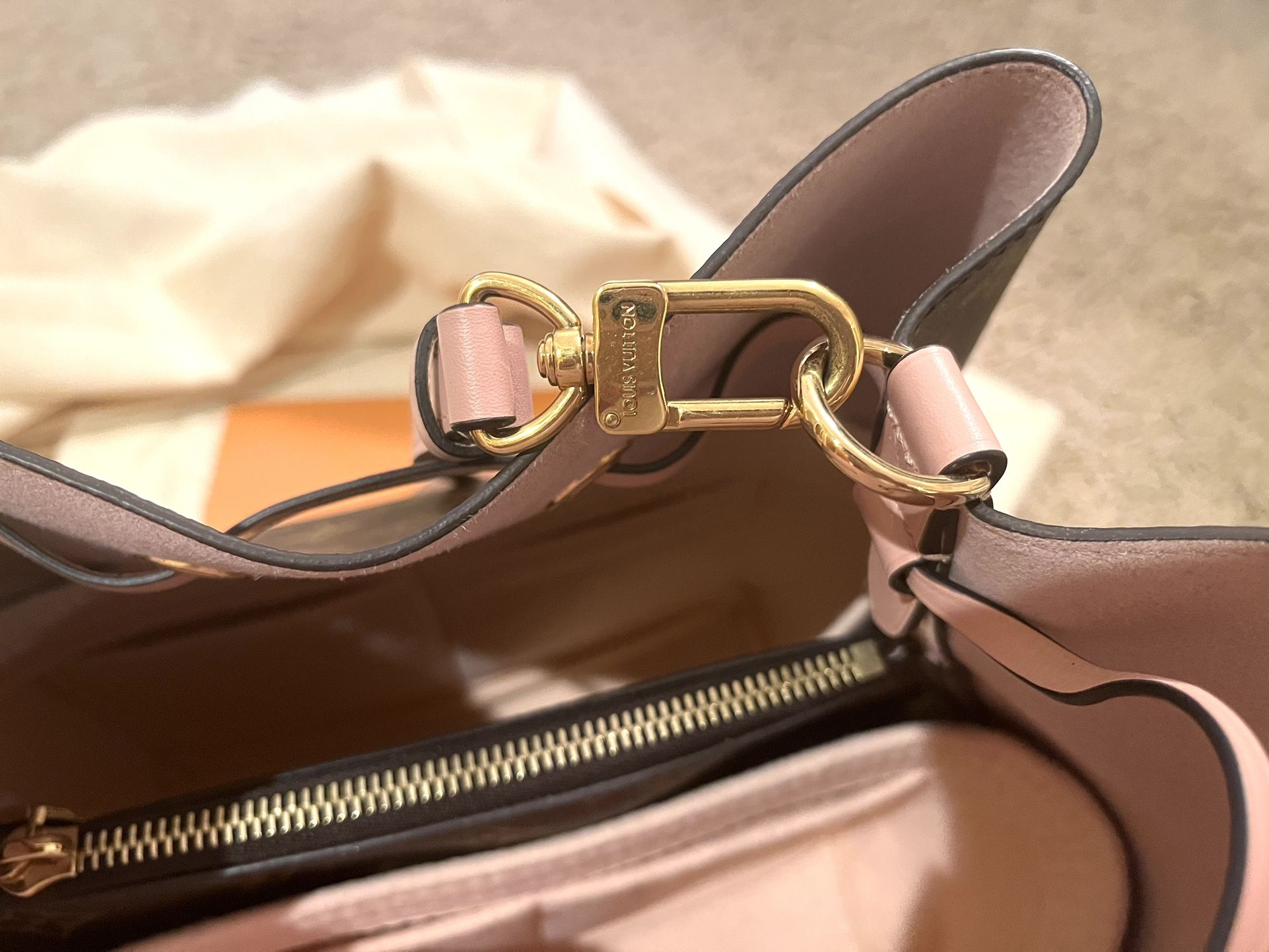 Authentic LV NeoNoe Bag for Sale in Kirkland, WA - OfferUp