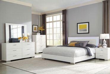 Brand New Exquisite Design high gloss finish Queen Bed/Bedroom set