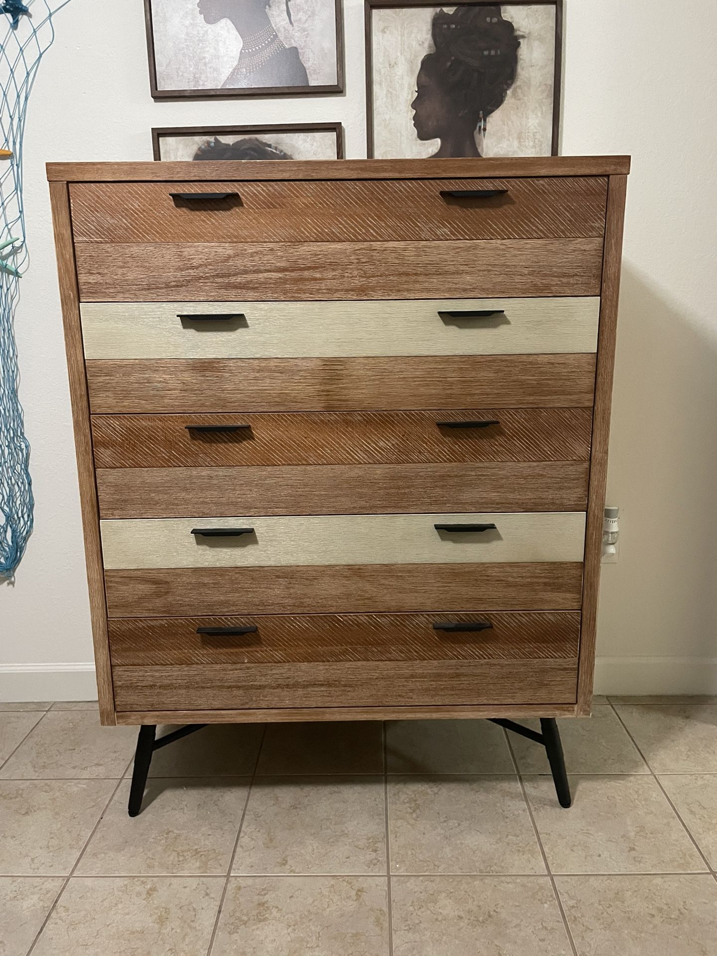 Rooms To Go Chest / Dresser Midtown Loft