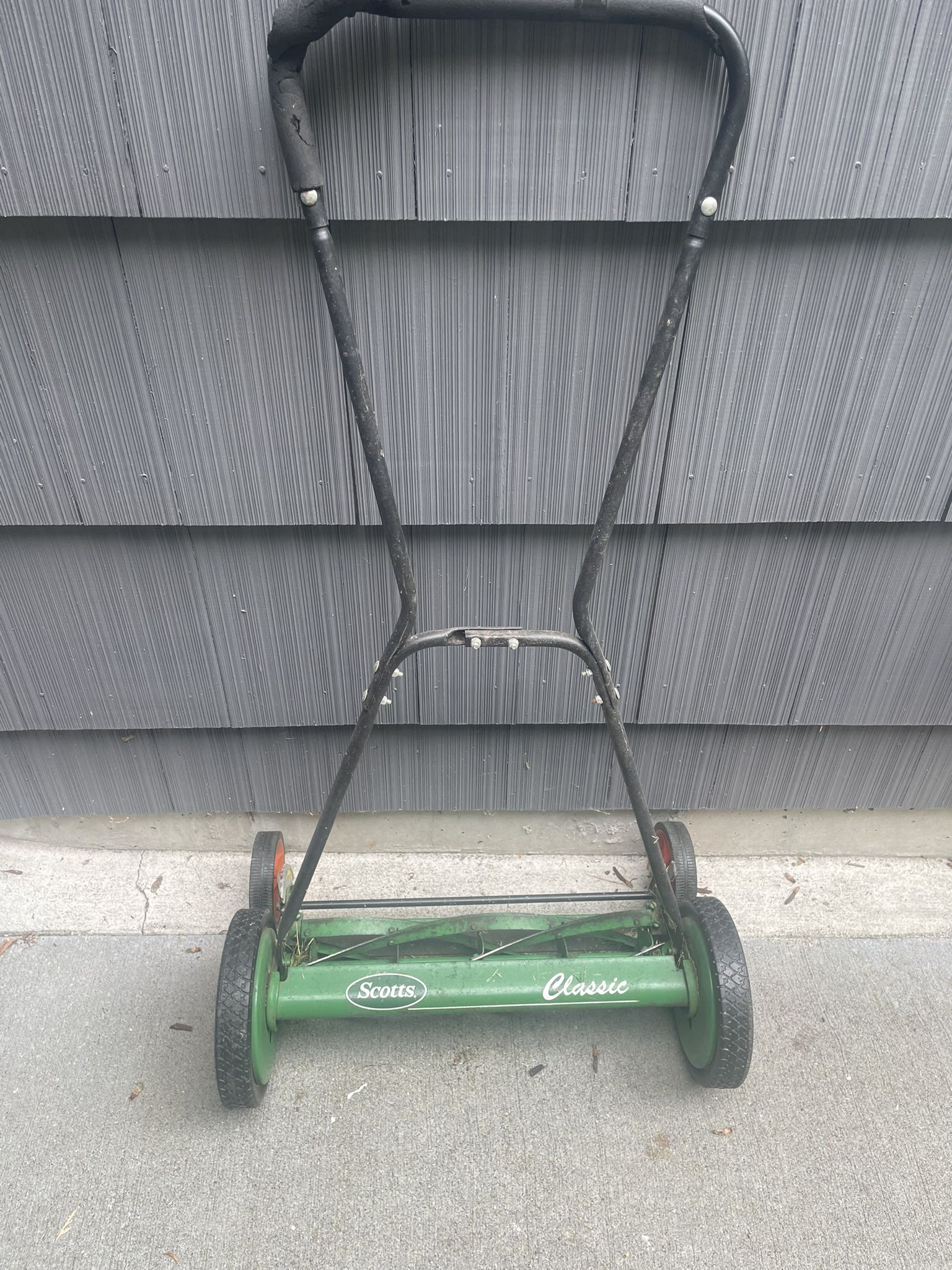 Scott’s Push Reel Lawn Mower
