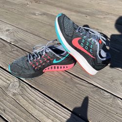 Nike zoom structure 18 (size 8)