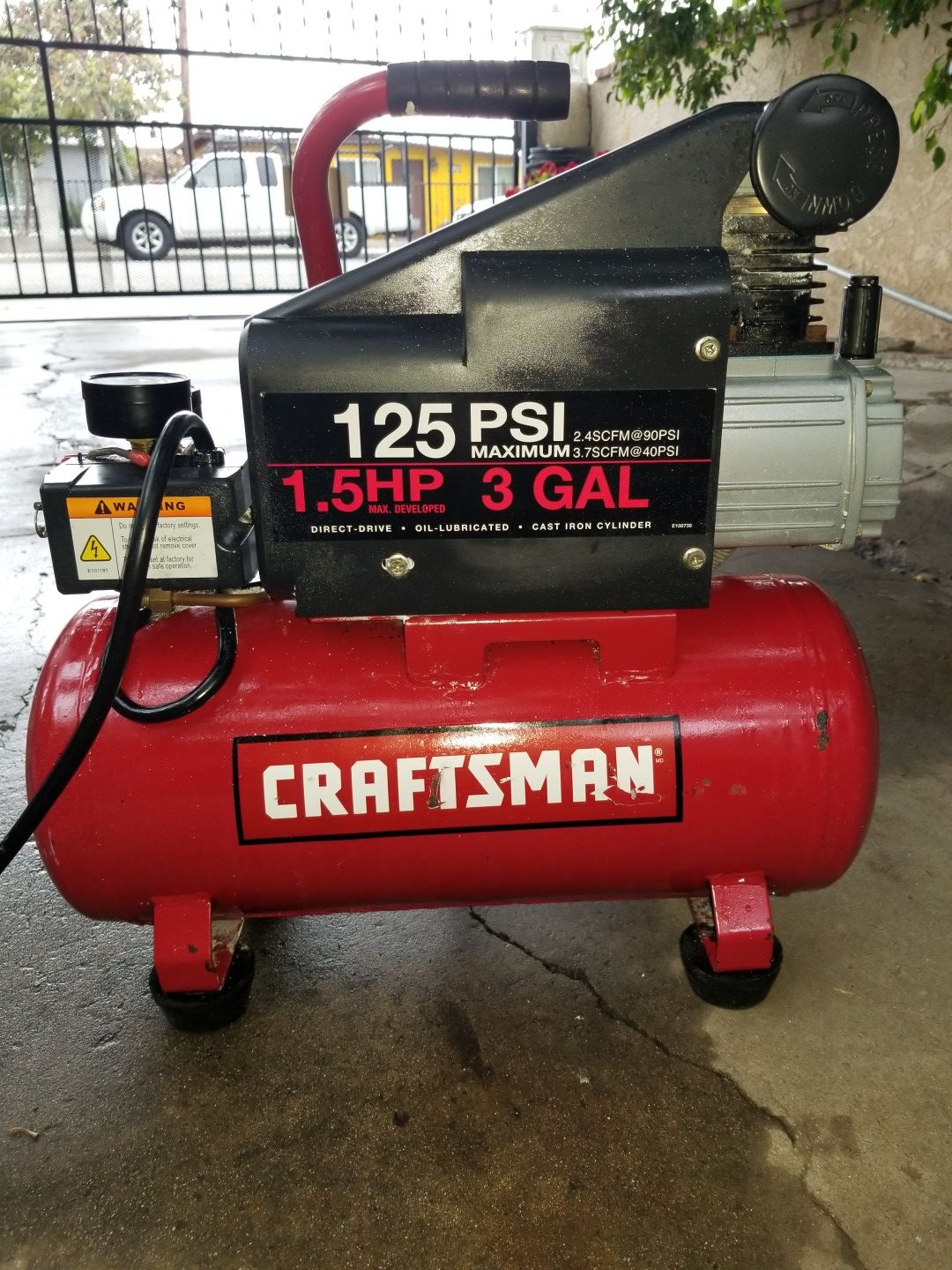 CRAFTSMAN AIR COMPRESSOR OIL LUBRICATED 125 PSI 1.5 HP 3 GAL