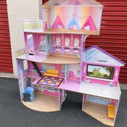 Costco - KidKraft Mansion Dollhouse