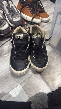 Boys Converse Shoes Size 2 