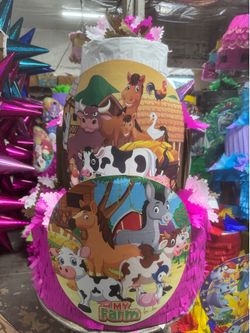 Farm / granja for girl pastel piñata