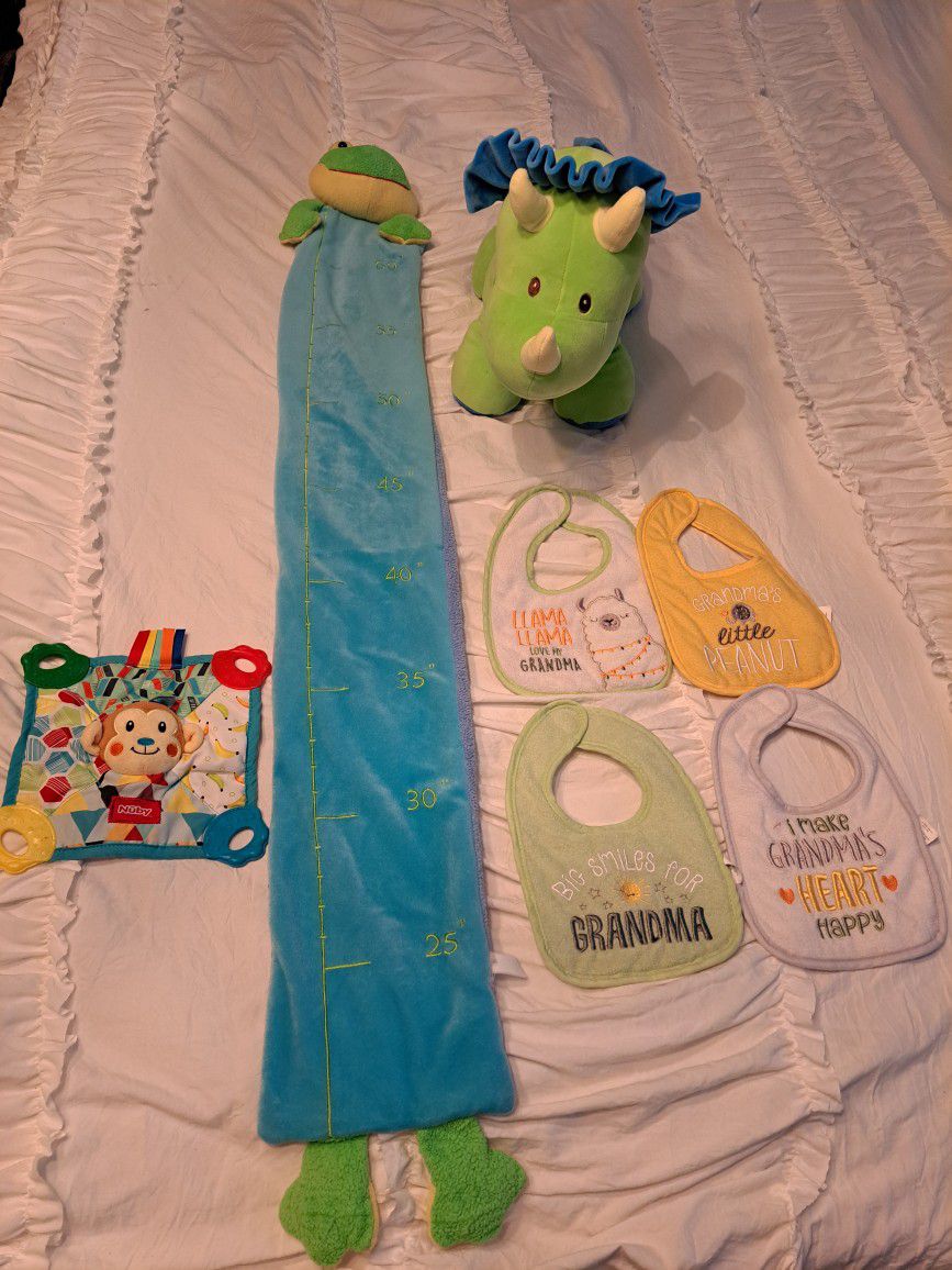 Baby Boys Bundle Dinosaur Stuffed Animal Toy Nuby Teether Bibs & Frog Hanging 🐸 