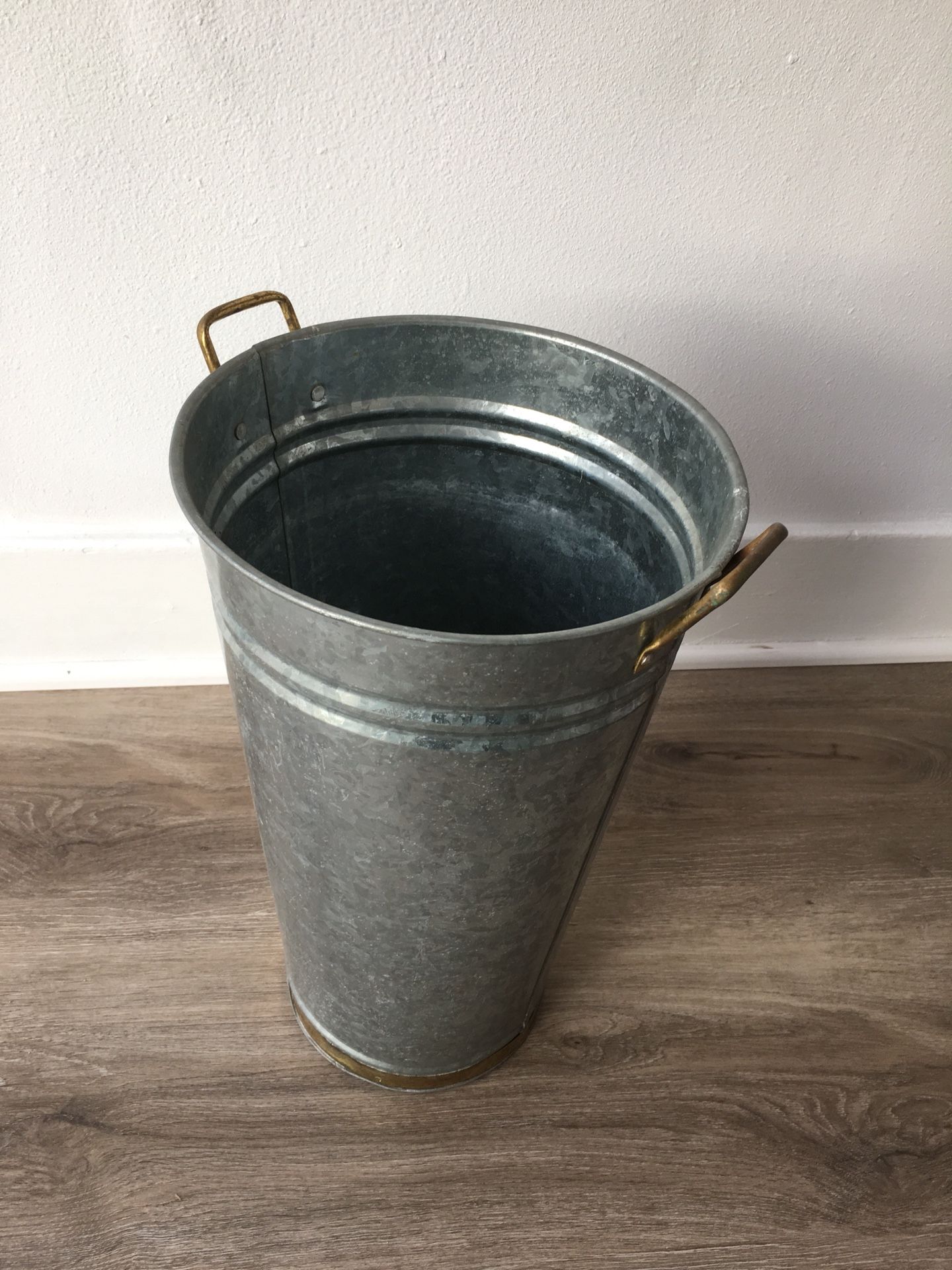 Metal canister / flower / pot / vase