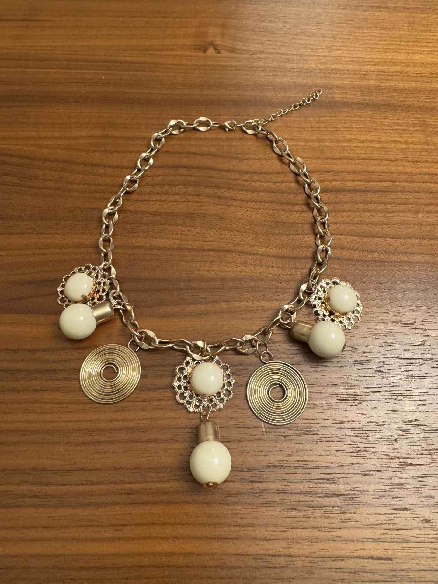 VINTAGE Fashion Jewelry Chunky Gold Chain Necklace Cream Beads Spirals Handmade