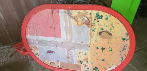 Lighting McQueen tracing track table