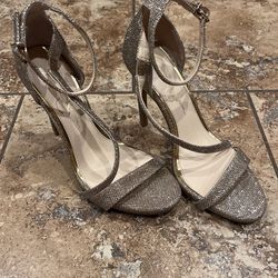 *Jessica Simpson Hills… Size 8