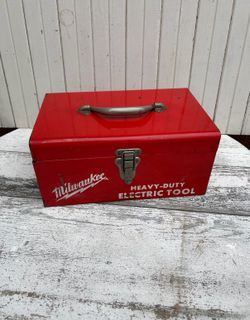 Vintage Milwaukee metal toolbox