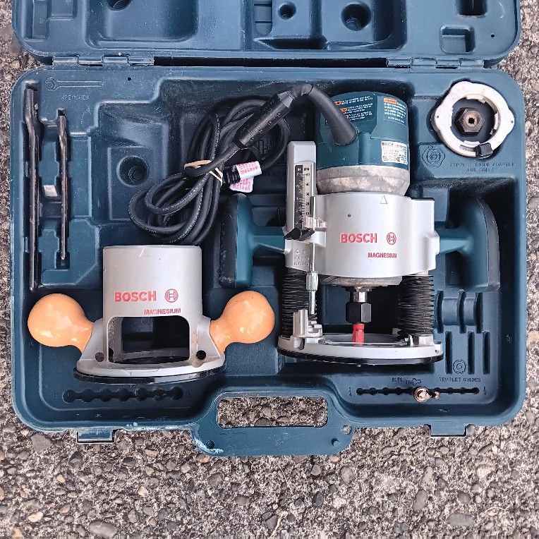 Bosch Vspeed Router Fixed & Plung Base 1/4&1/2in Colits Good Condition . For Pick Up Fremont Seattle. No Low Ball Offers Please. No Trades