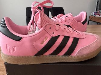 NWT!! adidas Samba Messi shoes size 9.5 men’s