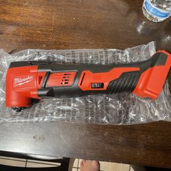 Milwaukee m18 Oscillating tool Tool Only Located In N Lakeland New $100 Firm In N Lakeland 