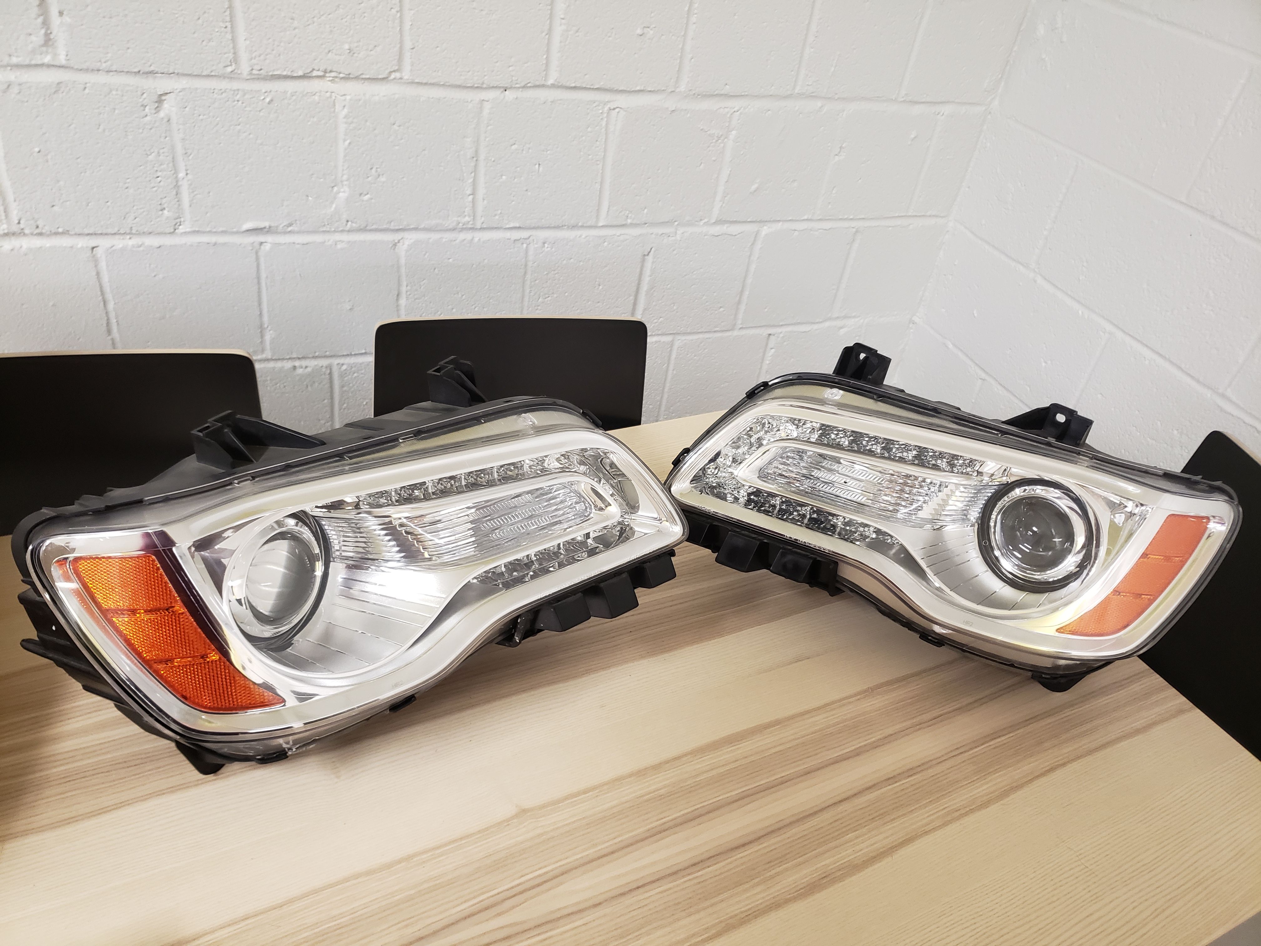 2014 Chrysler 300 headlights