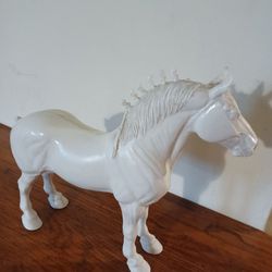 Peter Stone White Horse Model Figurine
