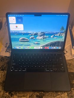 MacBook Air M2 2022 8GB RAM