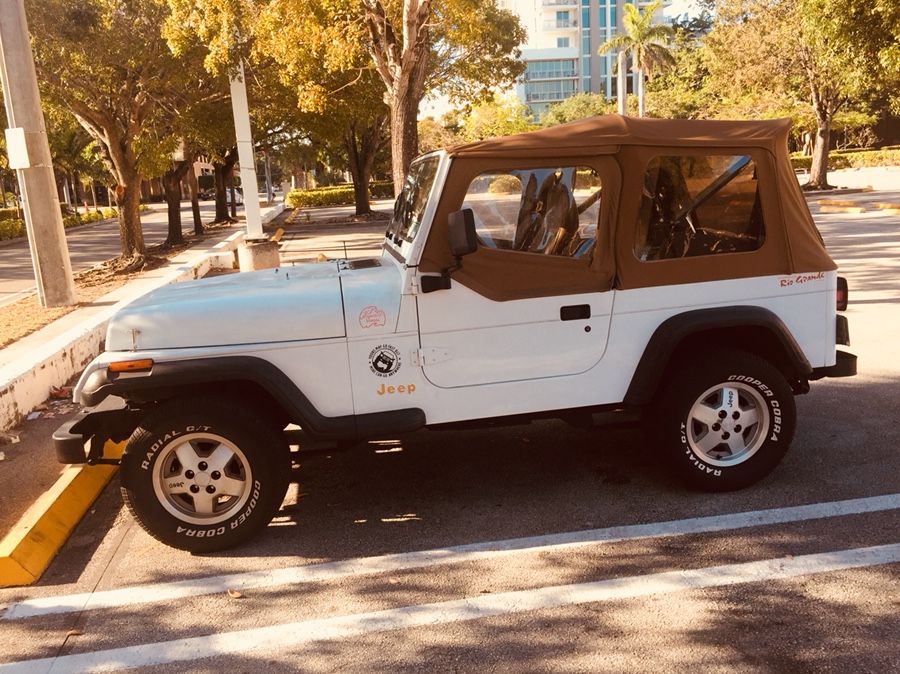 Rare 1995 Jeep Wrangler- Rio Grande edition