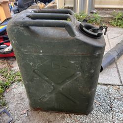 Army Green Water Tank 