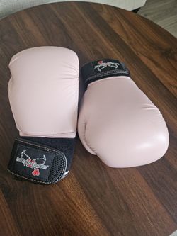 Womens Pink Boxing Gloves 