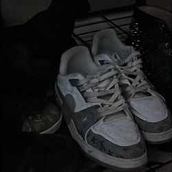 Lv shoes nice and haven’t worn many times trying to sell them t someone who can use them more than me