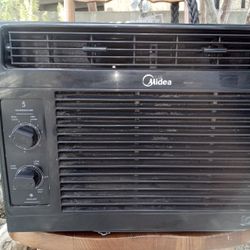 Window AC Unit 
