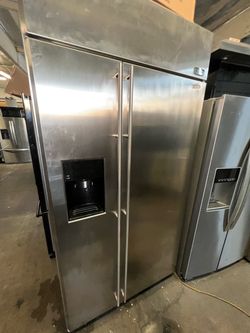 Ge 42” Stainless Steel Side-by-Side Refrigerator with Ice Dispenser